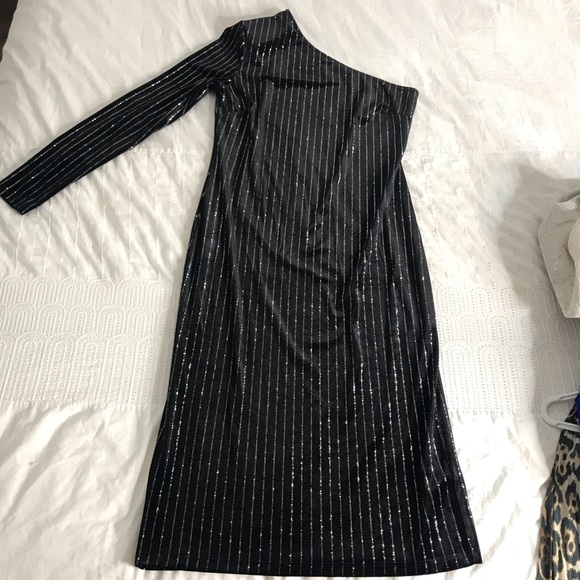 Top Shop Off The Shoulder black dress size 8 - Picture 4 of 8